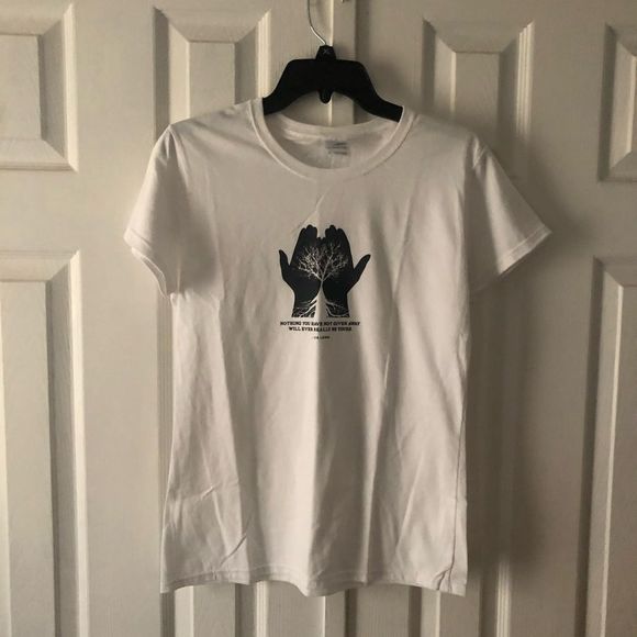 Gildan Tops - Gildan white C.S.Lewis hand tree roots t-shirt size M